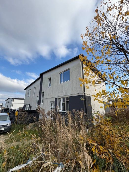 р Двоян у масиві Криниченька, двоповерховий, автономне газове