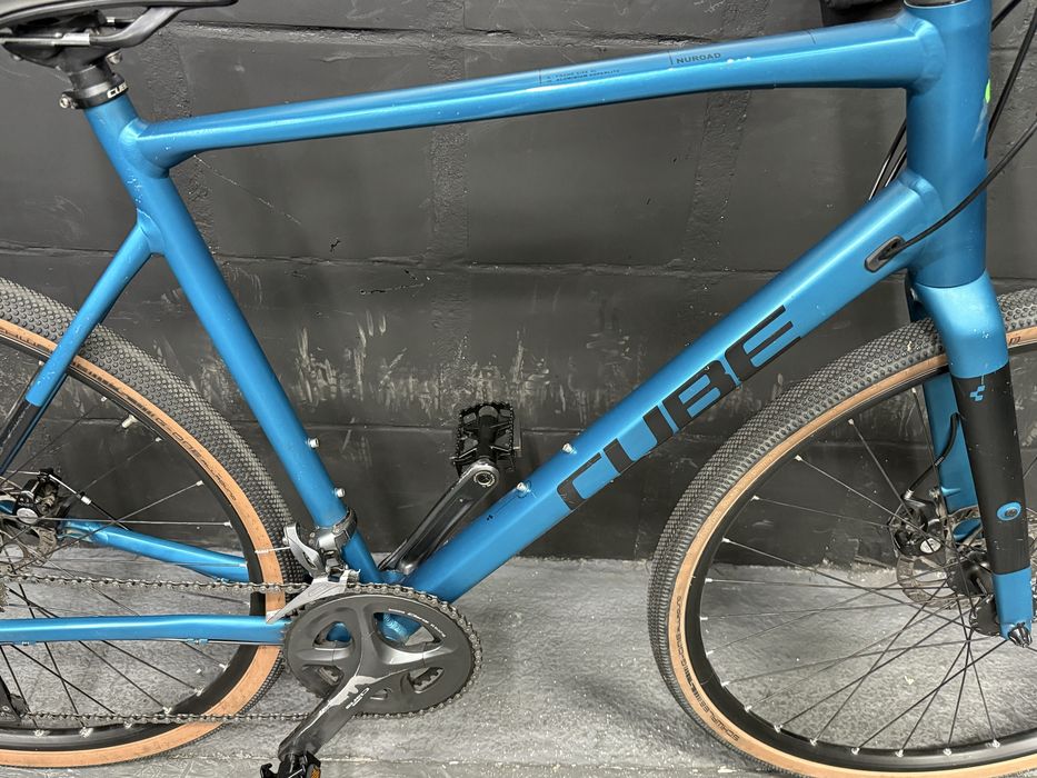 Rower miejski Gravel Cube Nuroad Shimano Claris Aluminium Tarczowe Hamulce XL 57 cm Urban Bikes