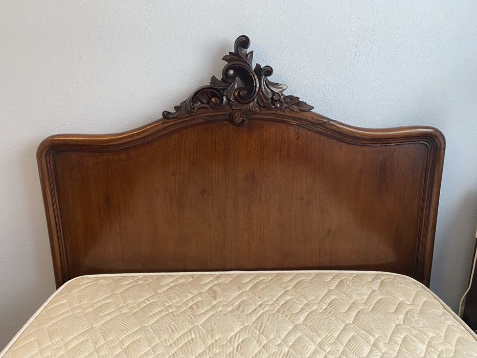 Cama antiga + colchão