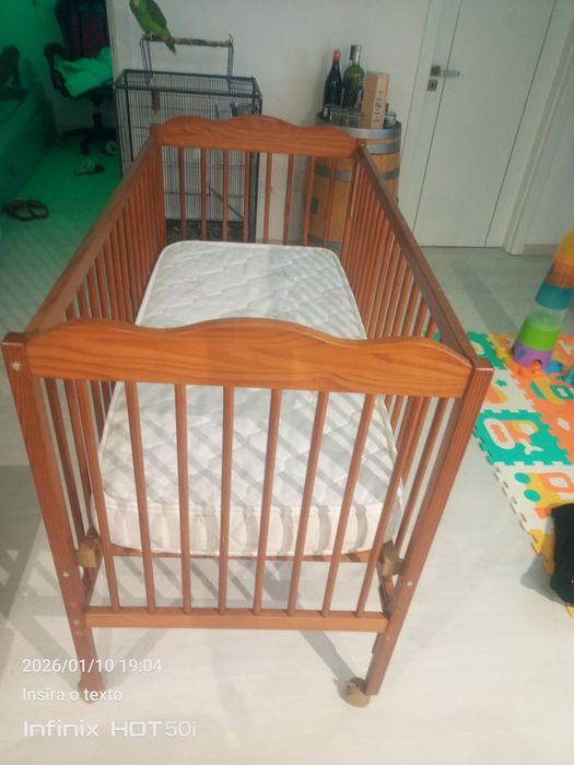 Cama de bebê  como nova