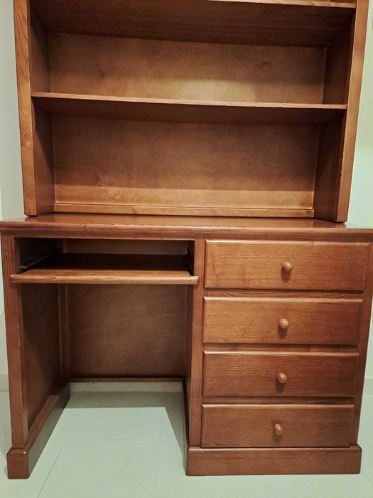 Secretária com estante e gavetas