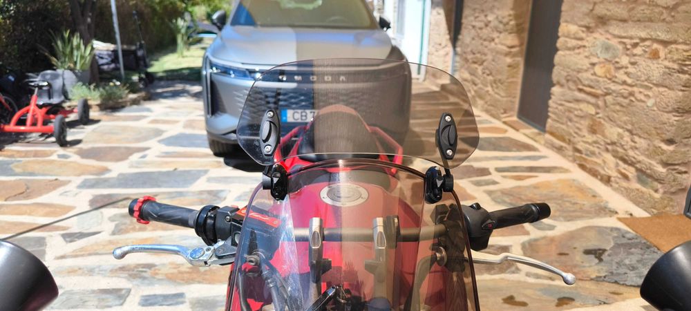 Yamaha FZ1-S — 38.000 km — Akrapovič — Muitos Extras