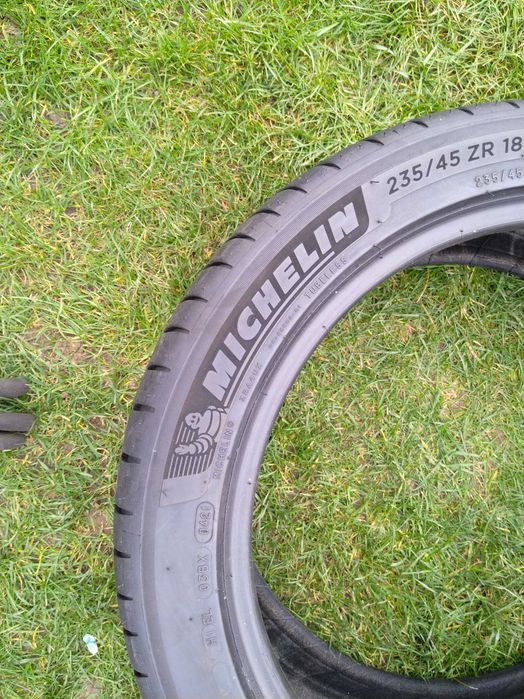 opona 235/45/18 Michelin Pilot Sport 4 1 sztuka 7mm 2021