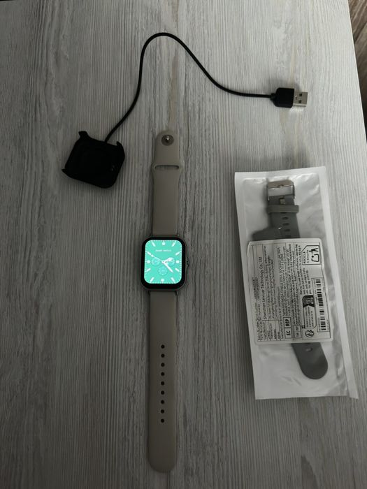 Продам смарт годинник новый y13