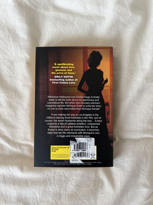 livro the seven husbands of evelyn hugo