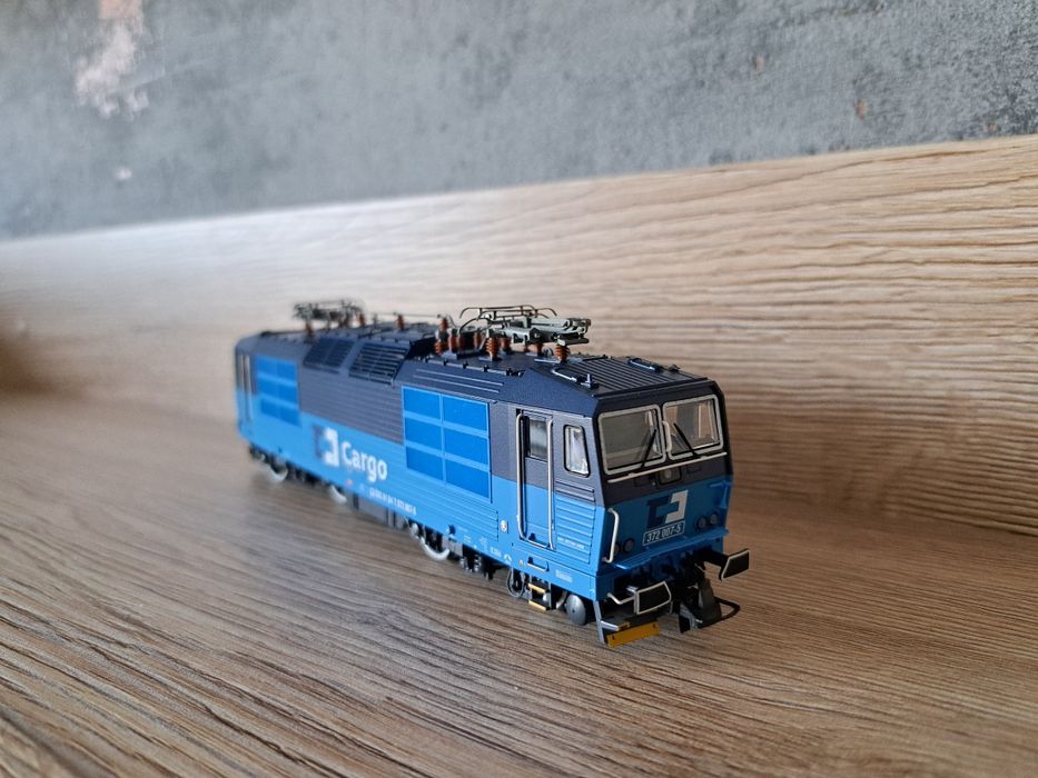 Lokomotywa 372 roco H0