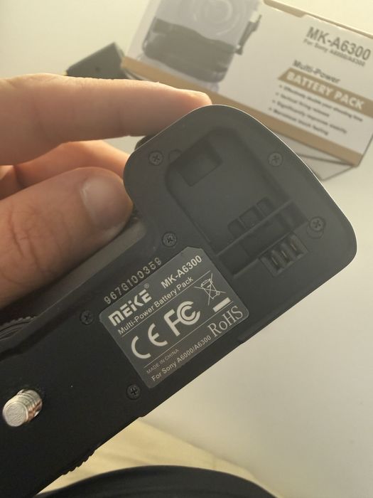Grip Vertical Meike MK-A6300 para Sony A6000 / A6300 – Completo na Caixa