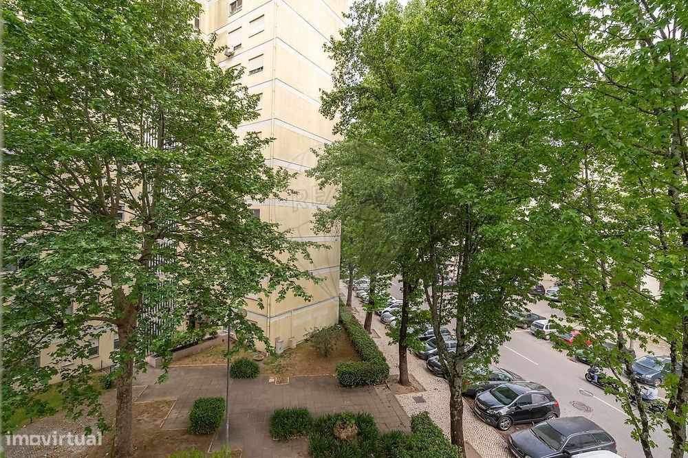 Apartamento T4 à venda em Coimbra  Santo António dos Olivais
