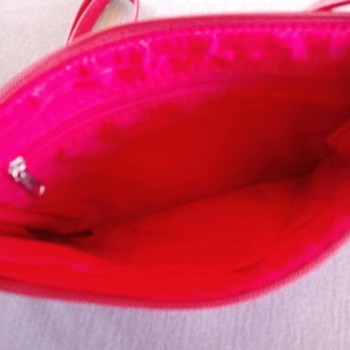 Czerwona torebka na ramię, mała z regulowanym paskiem AVON