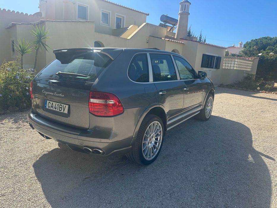 2009 Porsche Cayenne Turbo — photo 2