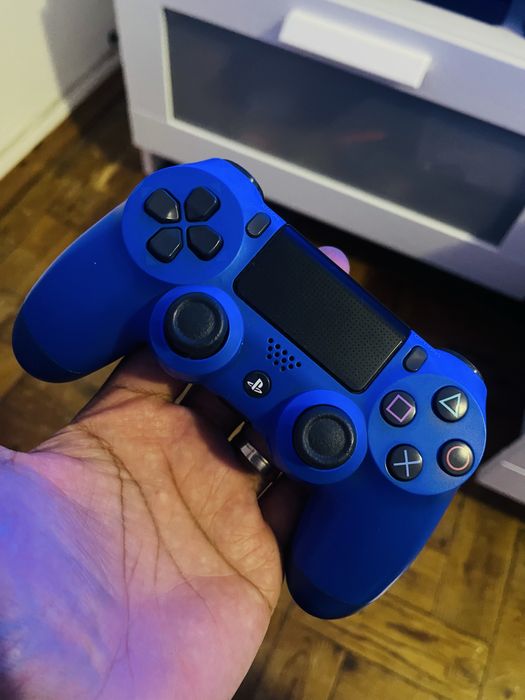 PlayStation 4 500gb.