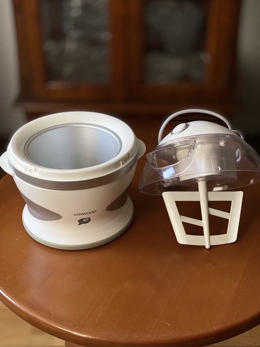 Морозиво завжди є дома в спеку Kenwood IM250