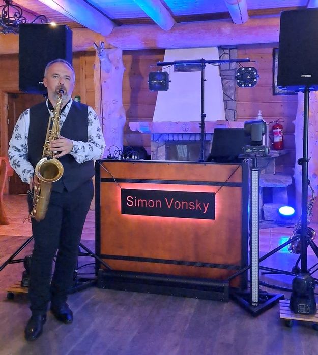 DJ Simon Vonsky  saksofonista akordeonista wodzirej
