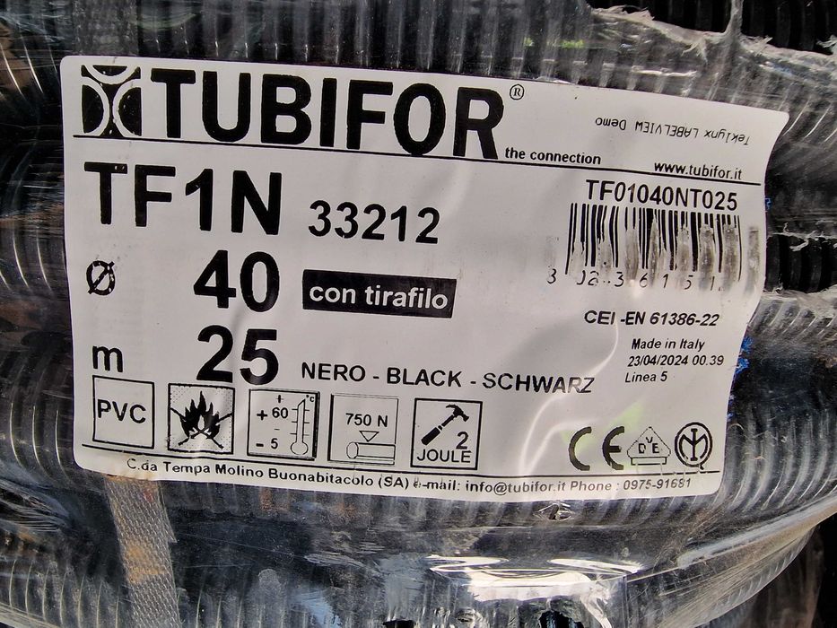 Rura karbowana 750N fi 25, 28, 40/33 czarna z pilotem