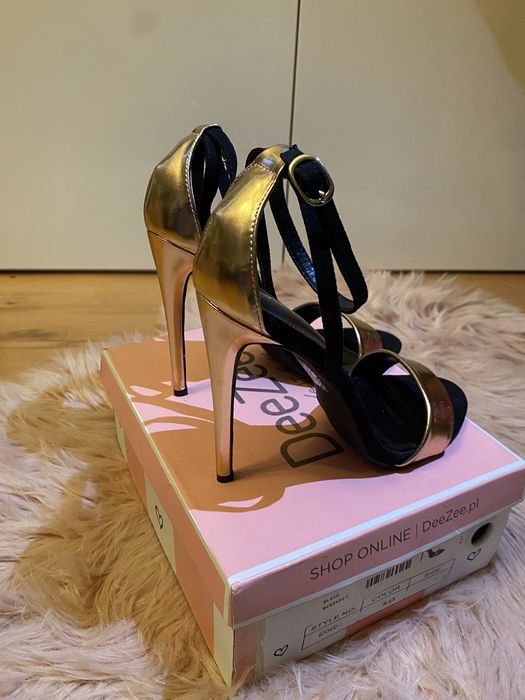 Buty na obcasie /  szpilki / sandaly  DeeZee NOWE
