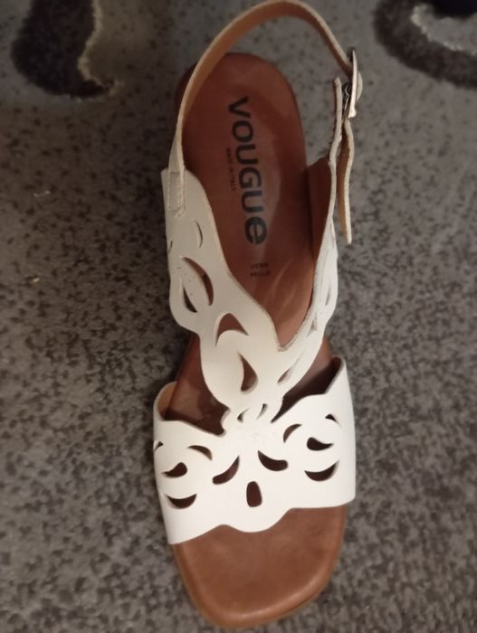 Босоніжки жіночі шкіряні