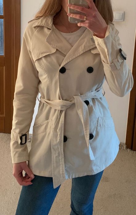 Krótki beżowy płaszcz kurtka na wiosnę trencz z paskiem bawełna cotton