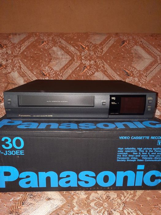 Видеомагнитофон Panasonic
