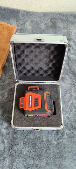 Лазерний рівень TSL-12 G + Трьохопорний штатив TT-1500