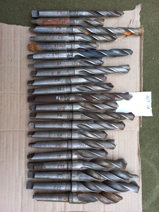 Токарні свердла, різці, розвертки.