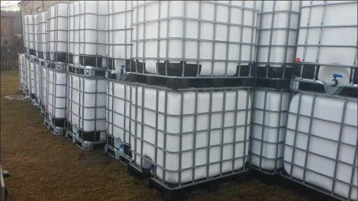 Zbiornik na wodę beczka 1000l mauser IBC pojemnik ze stelażem na działkę budowę DOWÓZ