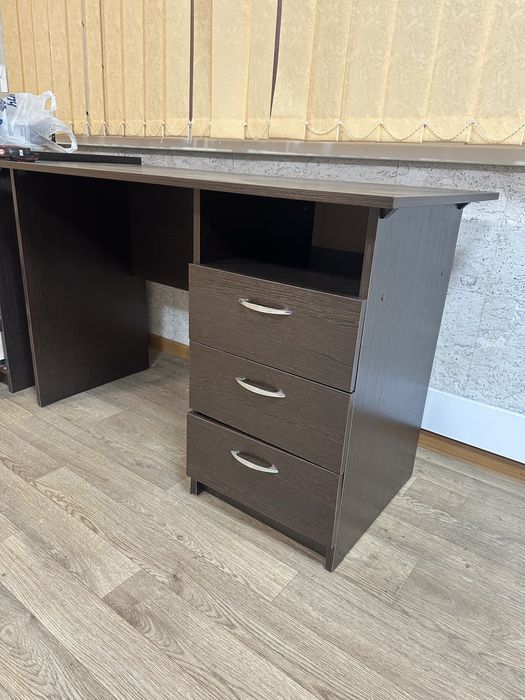 Стіл офісний з шухлядами , стіл письмовий, директорський , компютерний