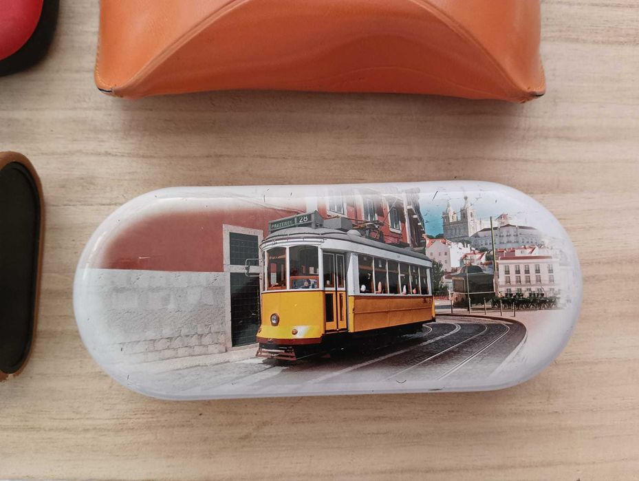 Diversas Caixas de Óculos