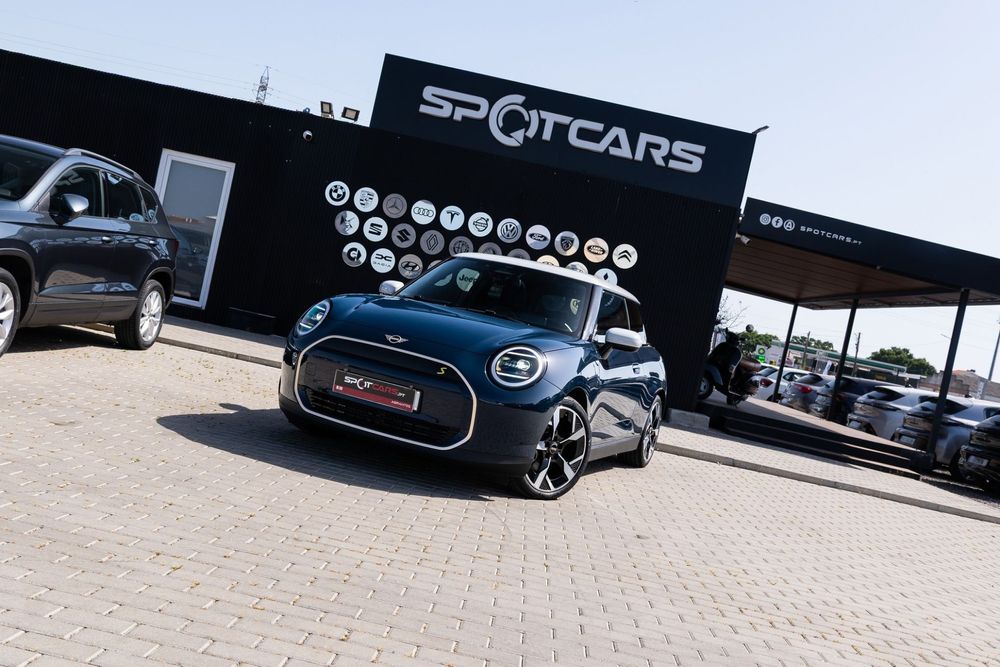 MINI 3 Portas Cooper SE Favoured M