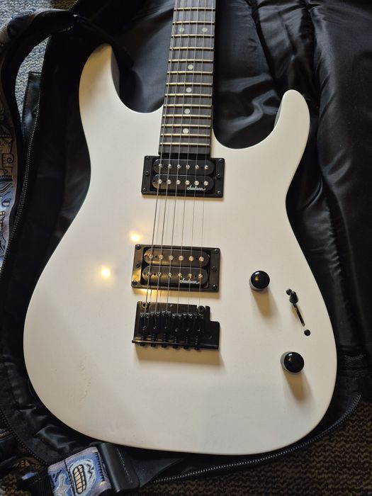 Гитара  Jackson js11