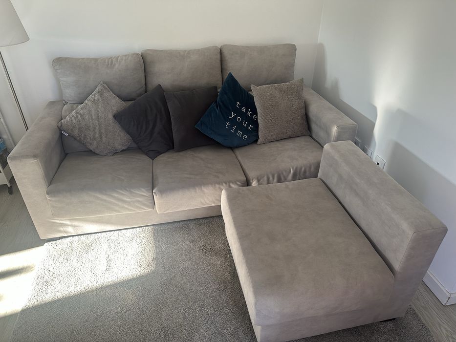 Sofa com 3 lugares e chaise longue separado - cinzento