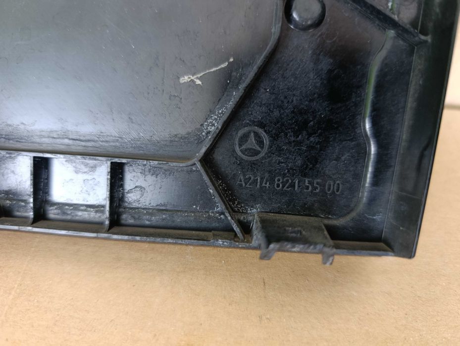MERCEDES E 214 osłona zaślepka w grill, radar 2148215500