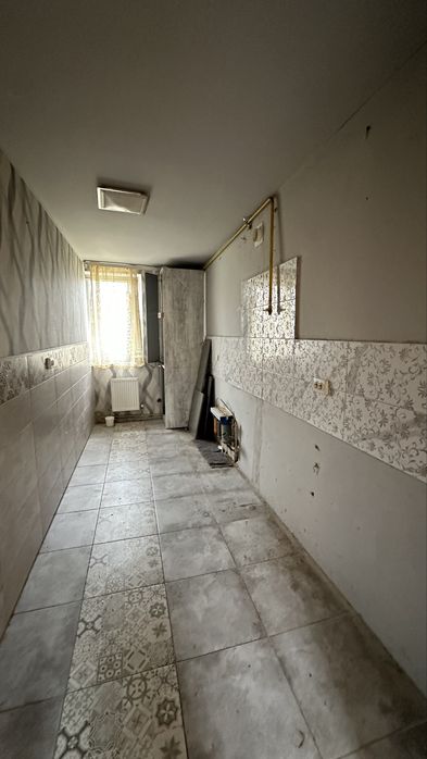 Продаж будинку, поруч з містом