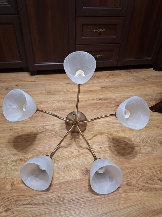 Żyrandol piecioramienny