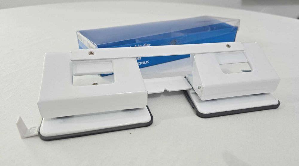 Furador de Papel Duplo