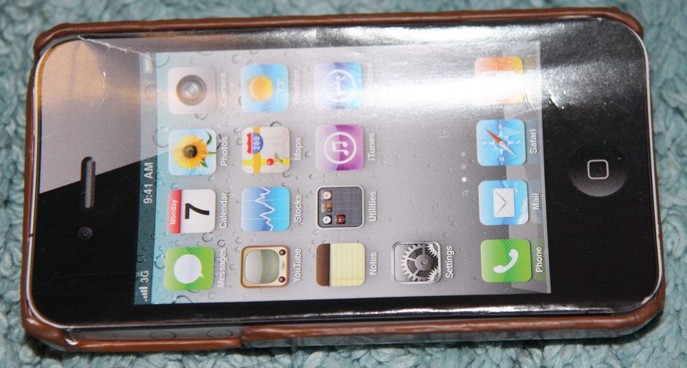 etui iPhone 4/4s plecki imitacja skórki krokodyla