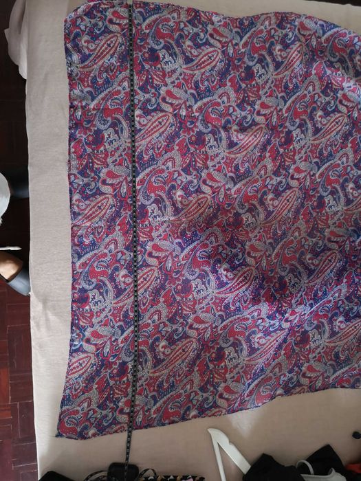 Echarpe / pashmina com padrão em azul e rosa