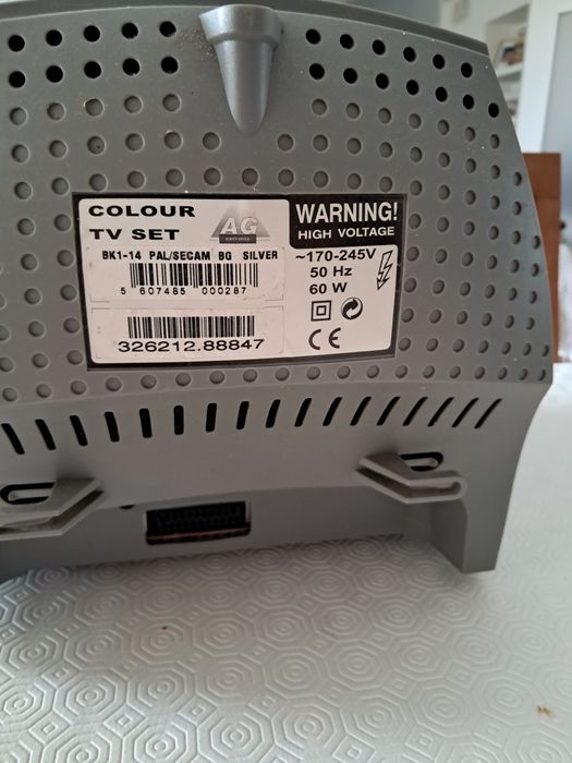 Vendo TV  antiga a funcionar