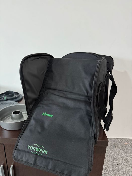 Bimby + acessórios + brindes (descascador, forma, mala de transporte)