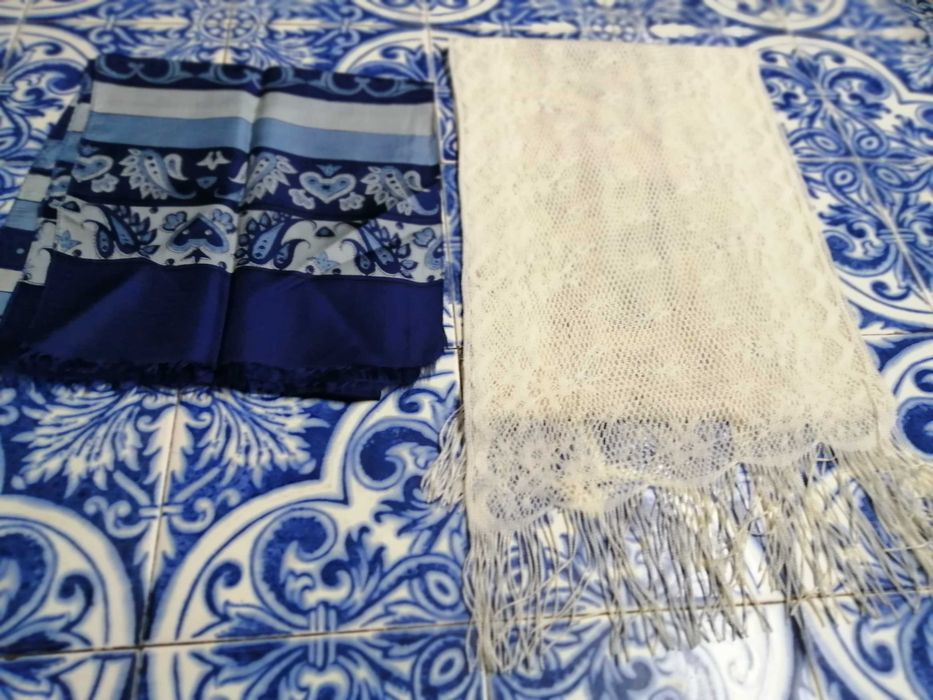 Écharpes de senhora = Lenços de pescoço