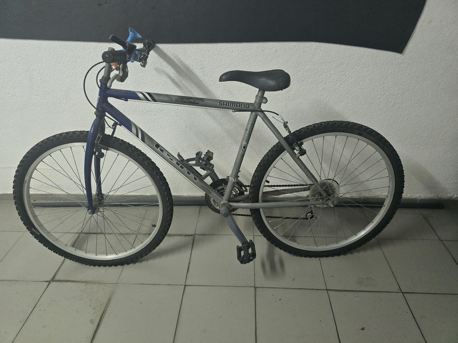 Bicicleta usada a funcionar