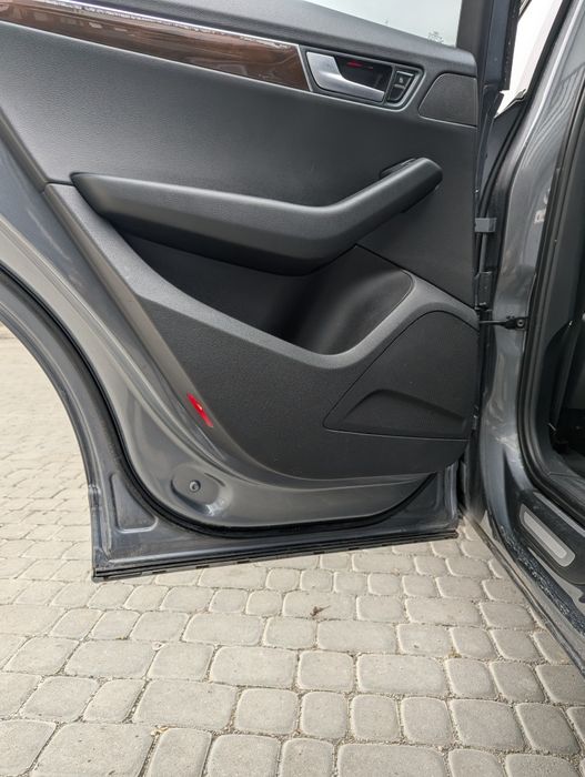 Продаю Audi Q5 2012 2.0 бензин