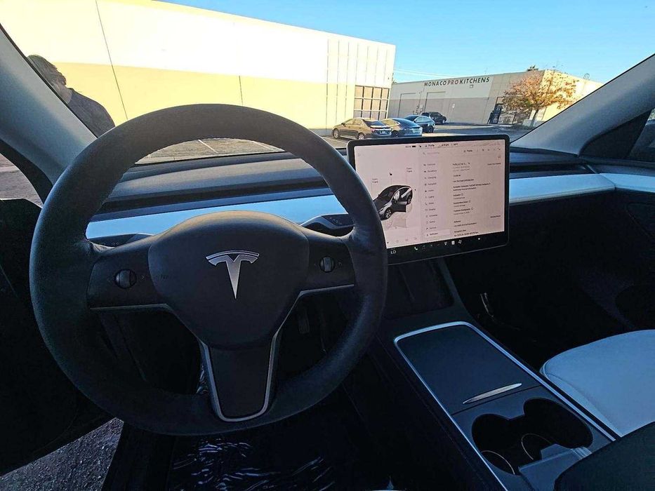 Tesla Model Y Long Range Dual Motor 2023