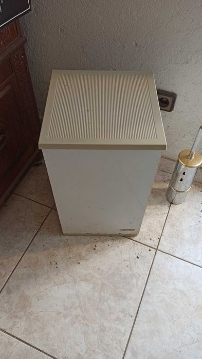 Cesto/balde de lixo/ Papeleira