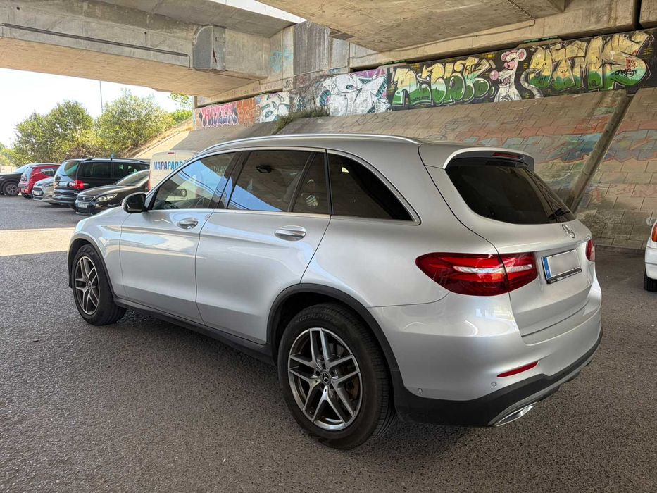 Mercedes-Benz GLC 220d 4 Matic - AMG Line - Jantes de 19" Polegadas.