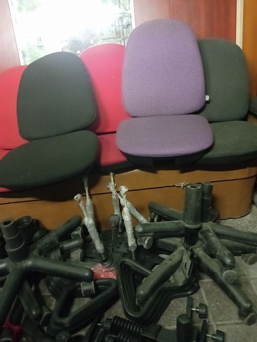 Продам компьютерные стулья