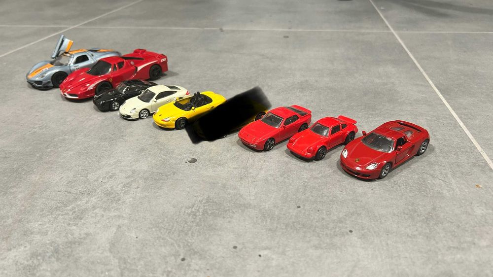 Zestaw resoraków Porsche i Ferrari - sportowe klasyki, 9 szt.