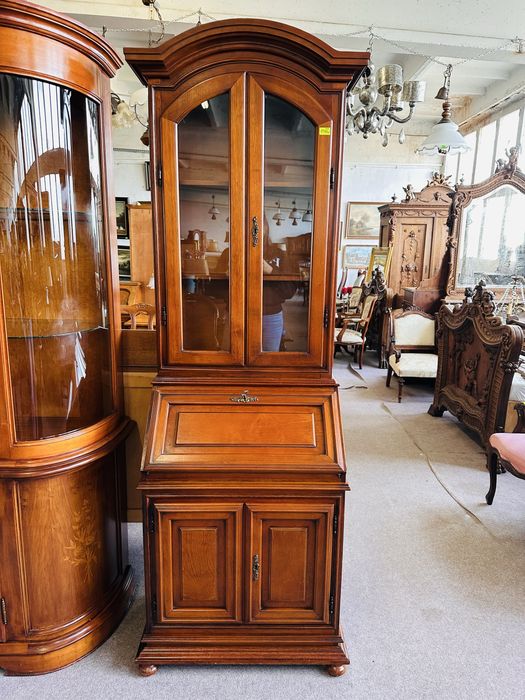 Elegancki sekretarzyk z witryną :)