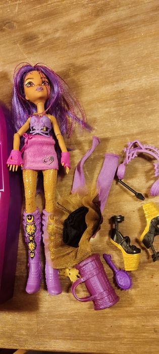 MONSTER HIGH seria 4 Clawdeen Wolf