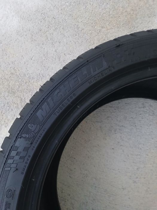 2 pneus 255 35 r18 Michelin