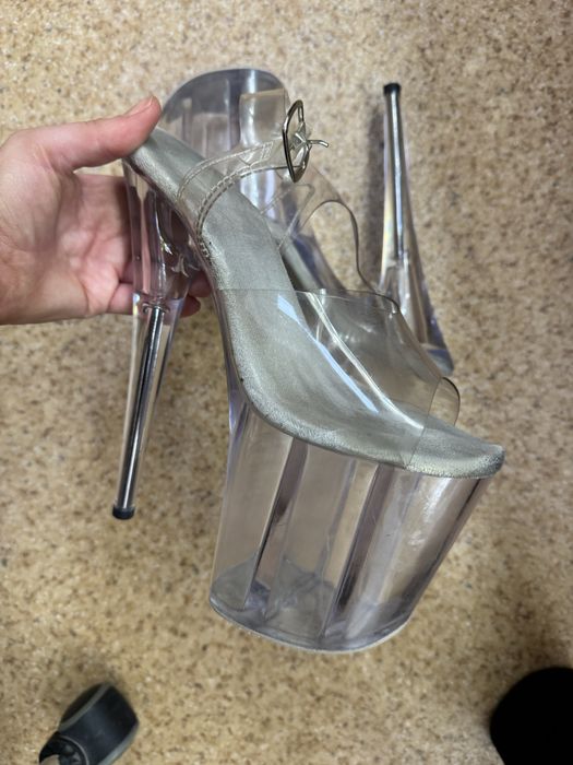 Стріпи босоніжки